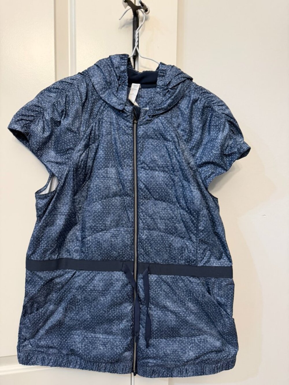 Lululemon Insulated Hooded Vest Jacket Size 12 Blue Print Cinch Waist